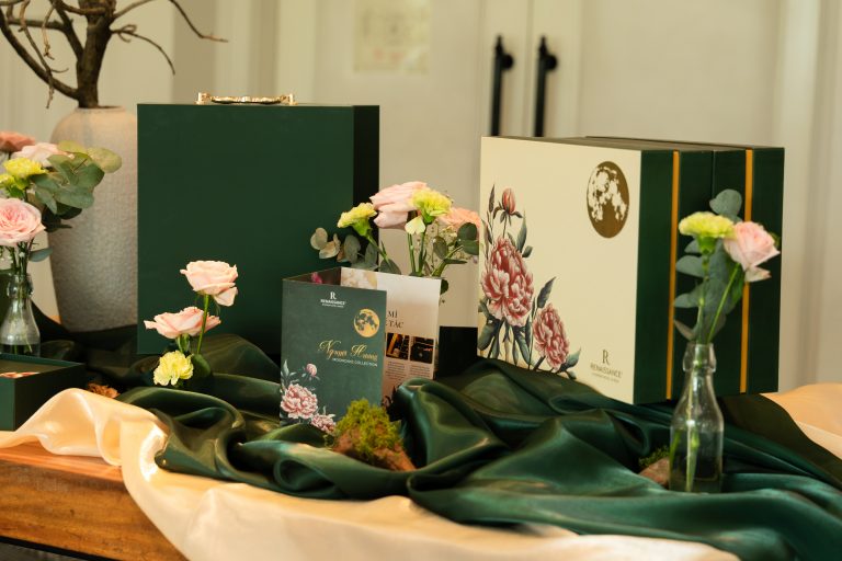 NGUYỆT HƯƠNG - THE MID-AUTUMN GIFT COLLECTION OF RENAISSANCE RIVERSIDE HOTEL SAIGON