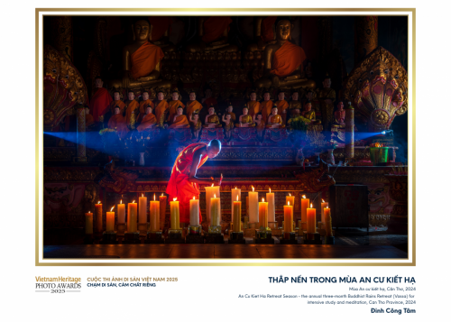 10.-THẮP-NẾN-TRONG-MÙA-AN-CƯ-KIẾT-HẠ